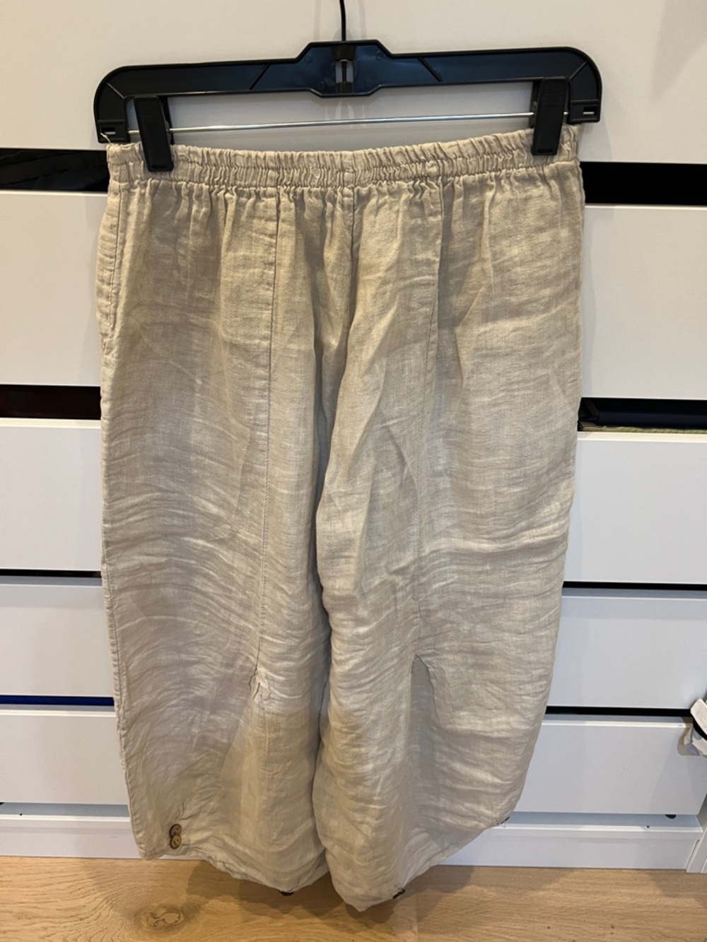 Women’s Linen Pants in Light Beige - Picture 4 of 4